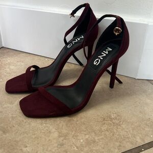 Mango NWOT maroon high heels size 6.5